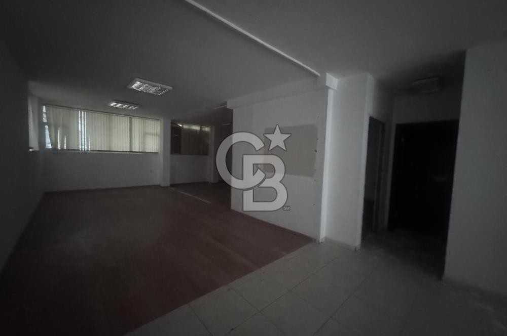 Köşe Konumda Kiralık Dükkan