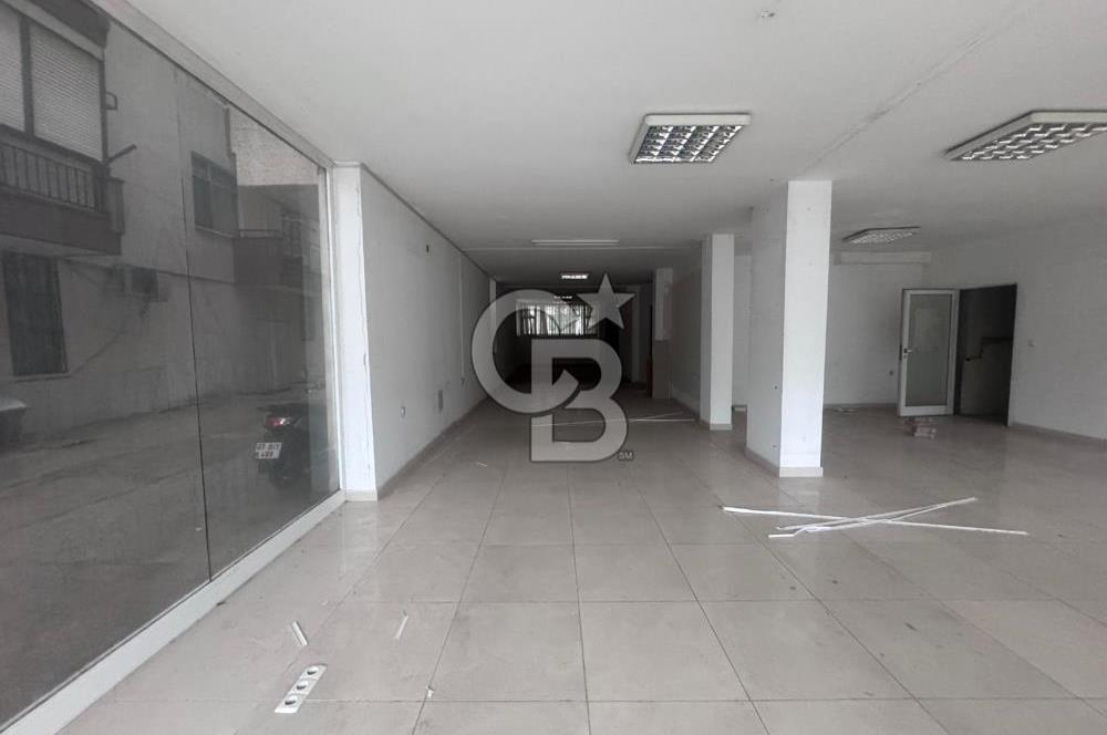 Köşe Konumda Kiralık Dükkan