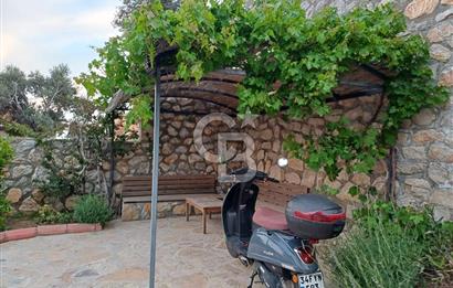 DATÇA MESUDİYE'DE DENİZ MANZARALI MÜSTAKİL GİRİŞLİ BAHÇELİ DAİRE