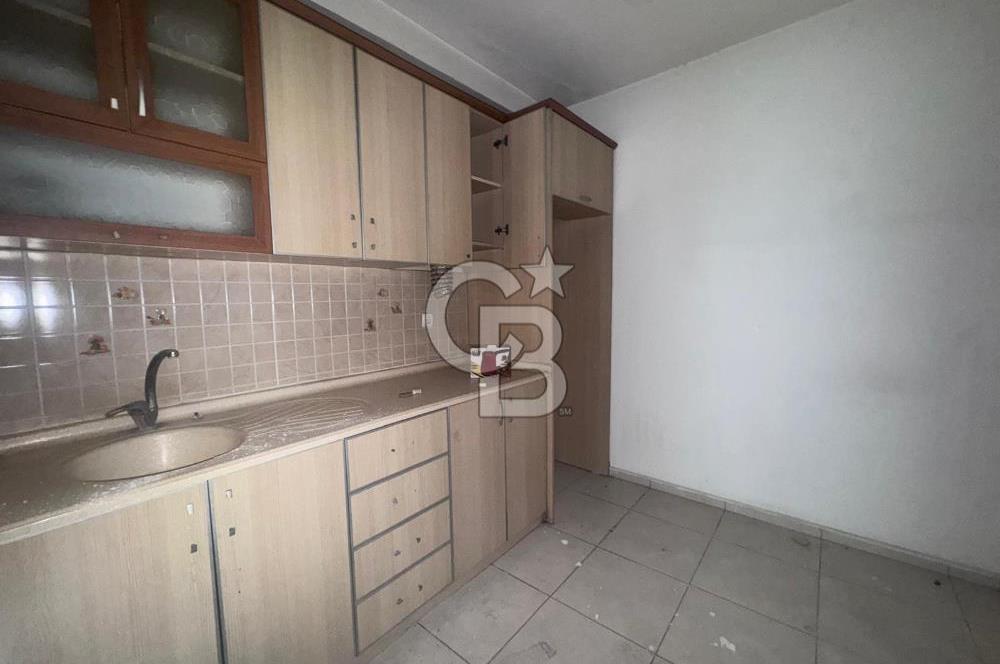 Köşe Konumda Kiralık Dükkan