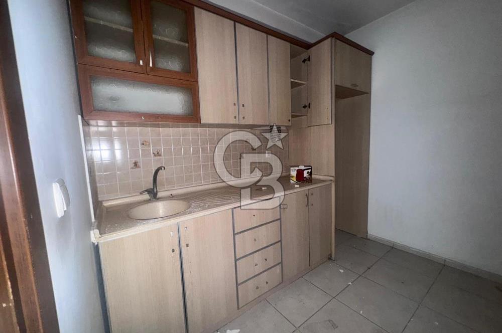 Köşe Konumda Kiralık Dükkan