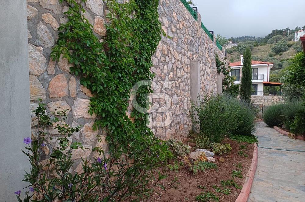 DATÇA MESUDİYE'DE DENİZ MANZARALI MÜSTAKİL GİRİŞLİ BAHÇELİ DAİRE