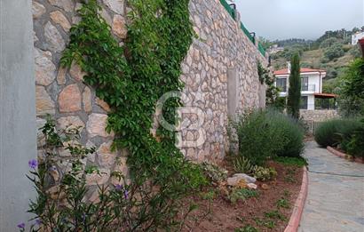 DATÇA MESUDİYE'DE DENİZ MANZARALI MÜSTAKİL GİRİŞLİ BAHÇELİ DAİRE