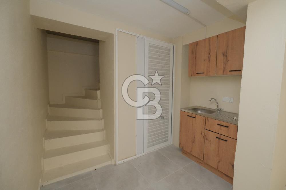 MENEMEN MİTHATPAŞA CADDESİNDE İKİ KATLI SATILIK DÜKKAN