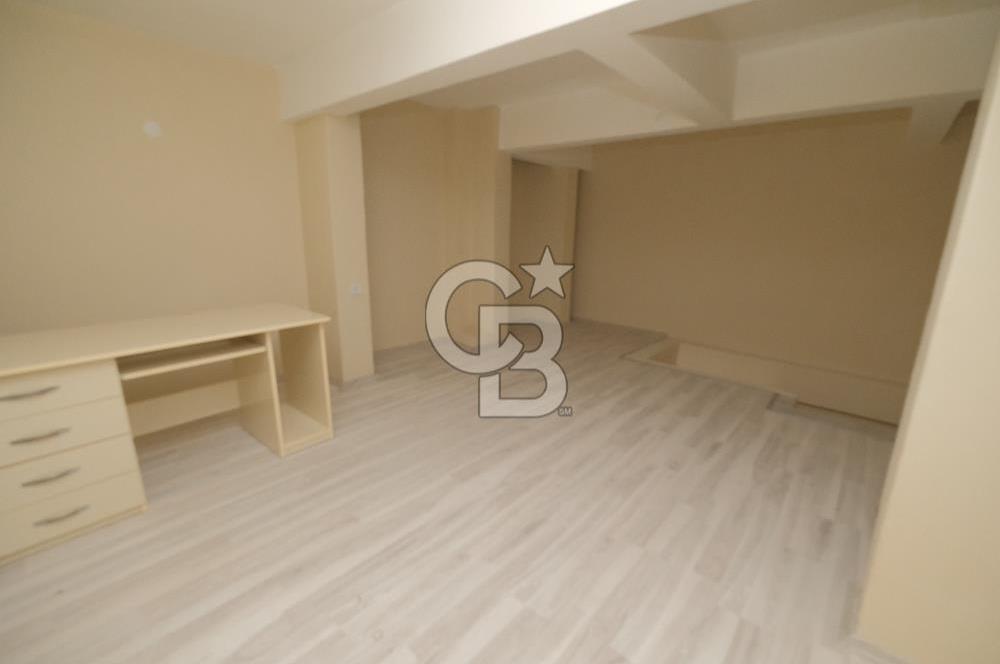 MENEMEN MİTHATPAŞA CADDESİNDE İKİ KATLI SATILIK DÜKKAN