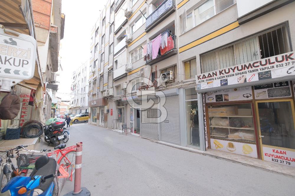 MENEMEN MİTHATPAŞA CADDESİNDE İKİ KATLI SATILIK DÜKKAN