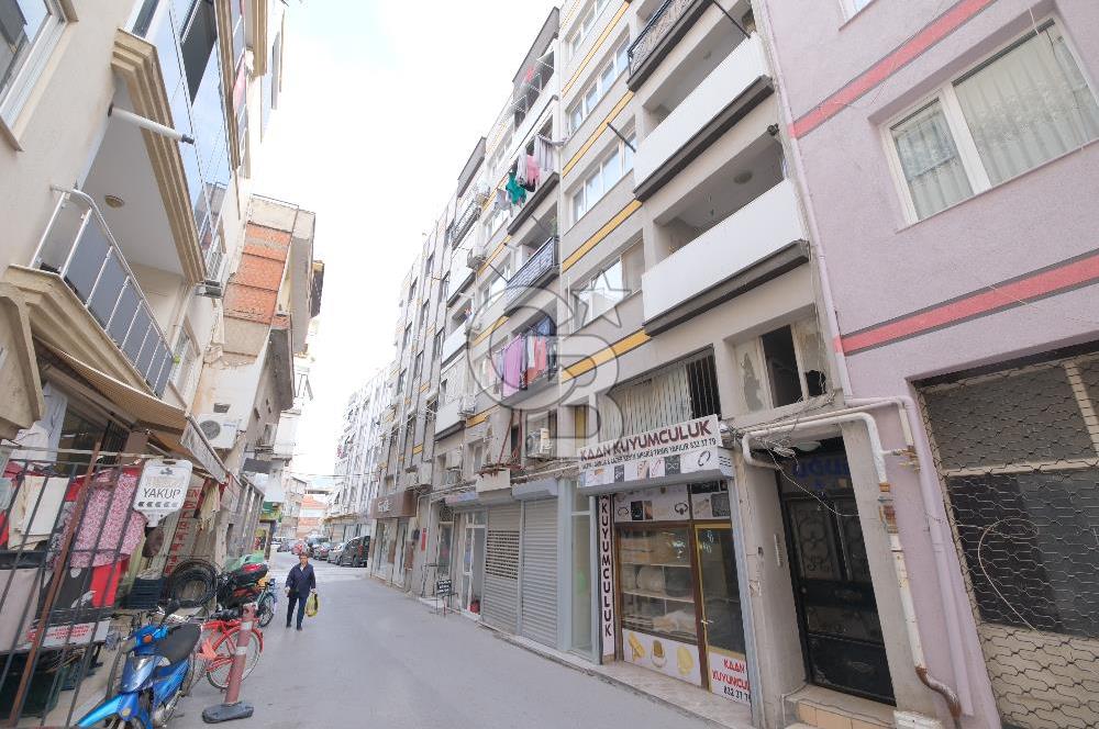 MENEMEN MİTHATPAŞA CADDESİNDE İKİ KATLI SATILIK DÜKKAN