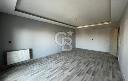 ÇİĞLİ UĞUR MUMCU'DA KAPALI MUTFAKLI 2+1 KİRALIK SIFIR DAİRE