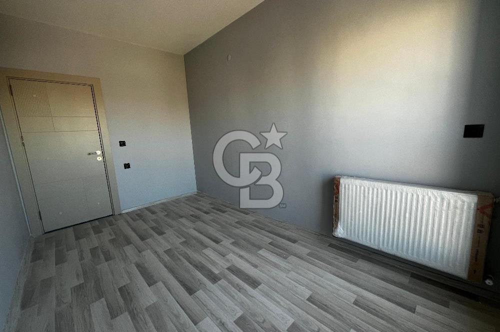 ÇİĞLİ UĞUR MUMCU'DA KAPALI MUTFAKLI 2+1 KİRALIK SIFIR DAİRE