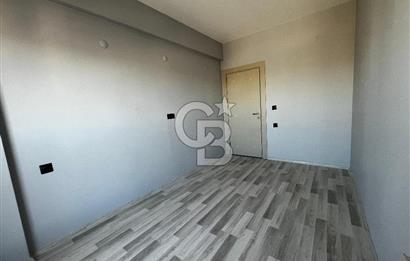 ÇİĞLİ UĞUR MUMCU'DA KAPALI MUTFAKLI 2+1 KİRALIK SIFIR DAİRE