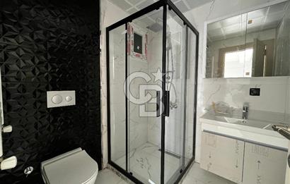 ÇİĞLİ UĞUR MUMCU'DA KAPALI MUTFAKLI 2+1 KİRALIK SIFIR DAİRE