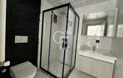 ÇİĞLİ UĞUR MUMCU'DA KAPALI MUTFAKLI 2+1 KİRALIK SIFIR DAİRE