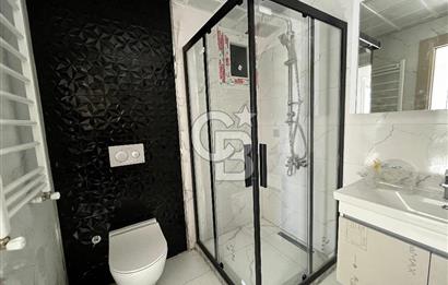 ÇİĞLİ UĞUR MUMCU'DA KAPALI MUTFAKLI 2+1 KİRALIK SIFIR DAİRE