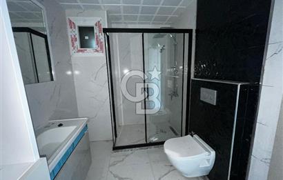 ÇİĞLİ UĞUR MUMCU'DA KAPALI MUTFAKLI 2+1 KİRALIK SIFIR DAİRE