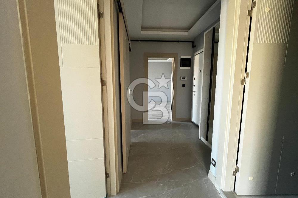 ÇİĞLİ UĞUR MUMCU'DA KAPALI MUTFAKLI 2+1 KİRALIK SIFIR DAİRE