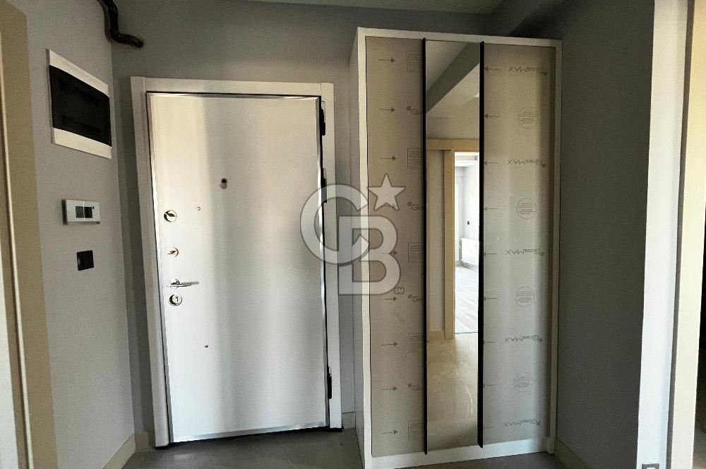 ÇİĞLİ UĞUR MUMCU'DA KAPALI MUTFAKLI 2+1 KİRALIK SIFIR DAİRE