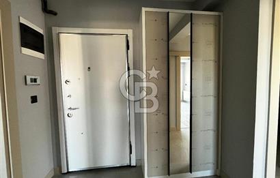 ÇİĞLİ UĞUR MUMCU'DA KAPALI MUTFAKLI 2+1 KİRALIK SIFIR DAİRE