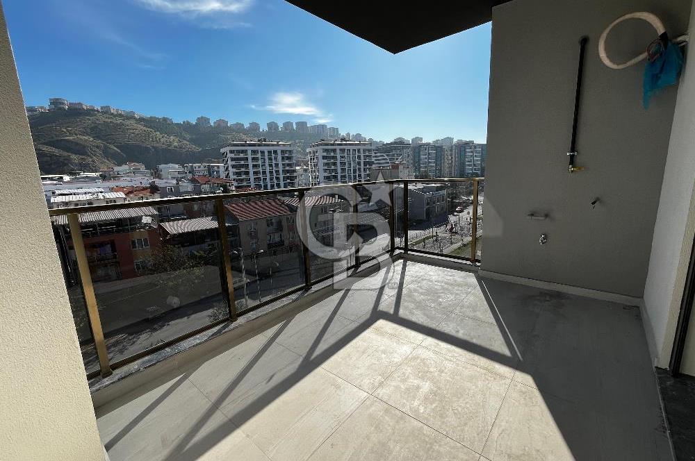 ÇİĞLİ UĞUR MUMCU'DA 2+1 KAPALI MUTFAKLI KİRALIK SIFIR DAİRE