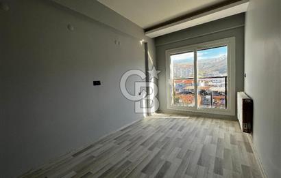 ÇİĞLİ UĞUR MUMCU'DA 2+1 KAPALI MUTFAKLI KİRALIK SIFIR DAİRE