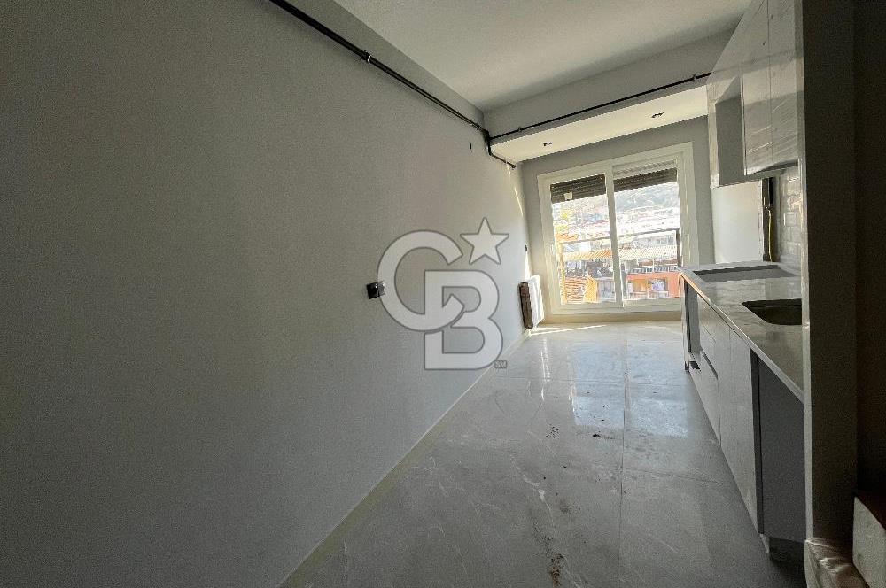 ÇİĞLİ UĞUR MUMCU'DA 2+1 KAPALI MUTFAKLI KİRALIK SIFIR DAİRE