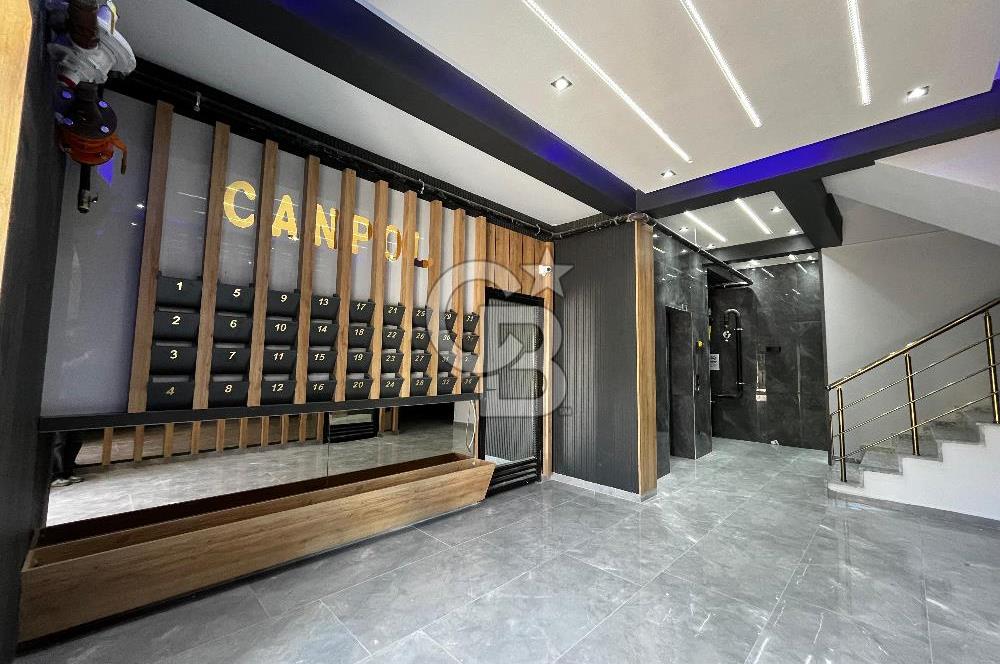 ÇİĞLİ UĞUR MUMCU'DA KAPALI MUTFAKLI 2+1 KİRALIK SIFIR DAİRE