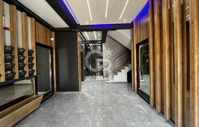 ÇİĞLİ UĞUR MUMCU'DA KAPALI MUTFAKLI 2+1 KİRALIK SIFIR DAİRE