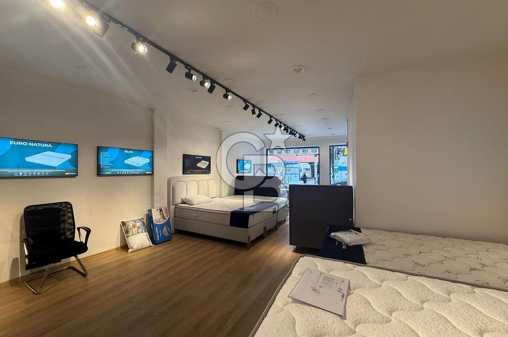 Üsküdar'da İşlek Cadde Üzerinde Boş Dükkan 