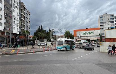 İzmir Park AVM ye Yürüyüş Mesafesinde Merkezi Konumlu Satılık Daire