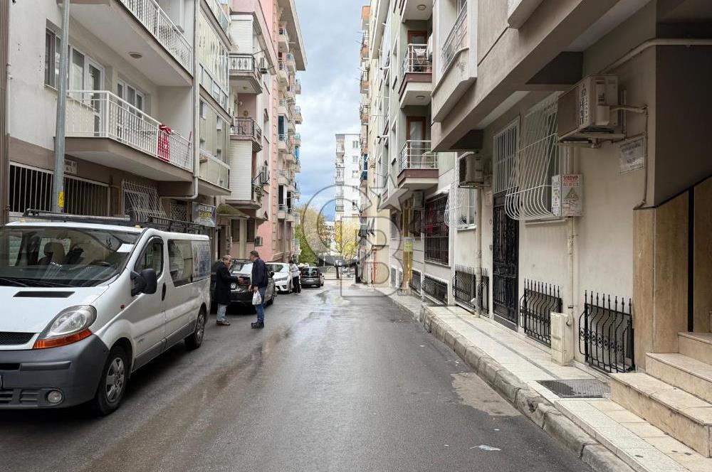 İzmir Park AVM ye Yürüyüş Mesafesinde Merkezi Konumlu Satılık Daire