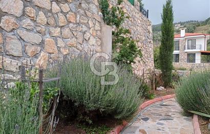 DATÇA MESUDİYE'DE DENİZ MANZARALI MÜSTAKİL GİRİŞLİ BAHÇELİ DAİRE