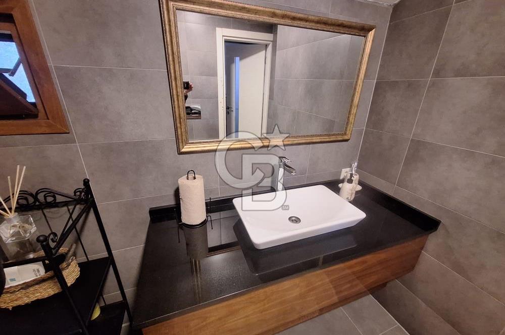 Maltepe Feyzullah mah Özel Dekorasyonlu, Teraslı Ve Jakuzili 5+2