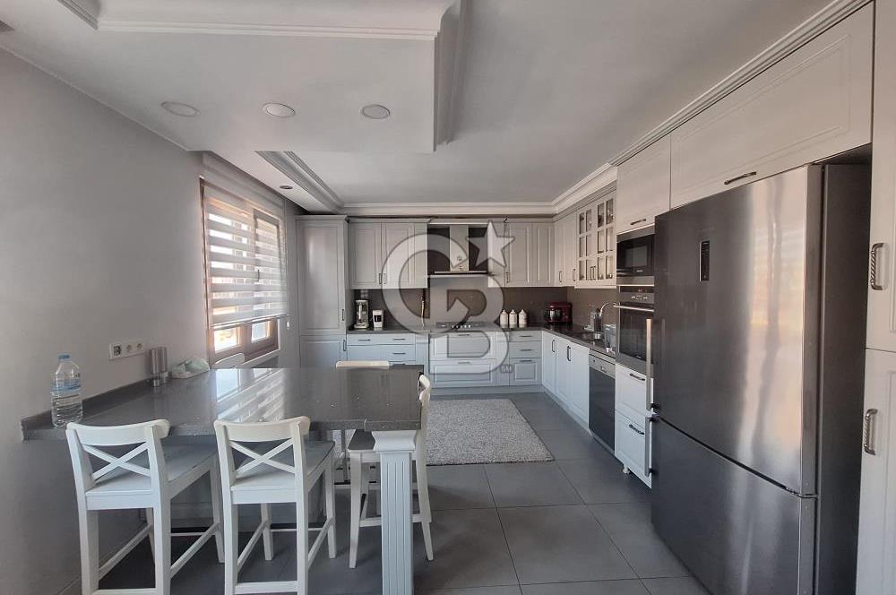 Maltepe Feyzullah mah Özel Dekorasyonlu, Teraslı Ve Jakuzili 5+2