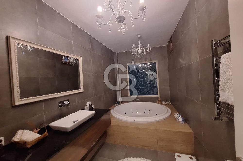 Maltepe Feyzullah mah Özel Dekorasyonlu, Teraslı Ve Jakuzili 5+2
