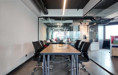 TEPEKULE İŞ VE KONGRE MERKEZİNDE DENİZ MANZARALI SATILIK OFİS