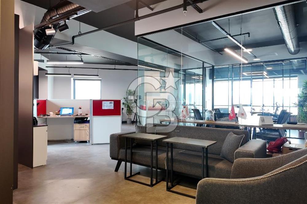 TEPEKULE İŞ VE KONGRE MERKEZİNDE DENİZ MANZARALI SATILIK OFİS