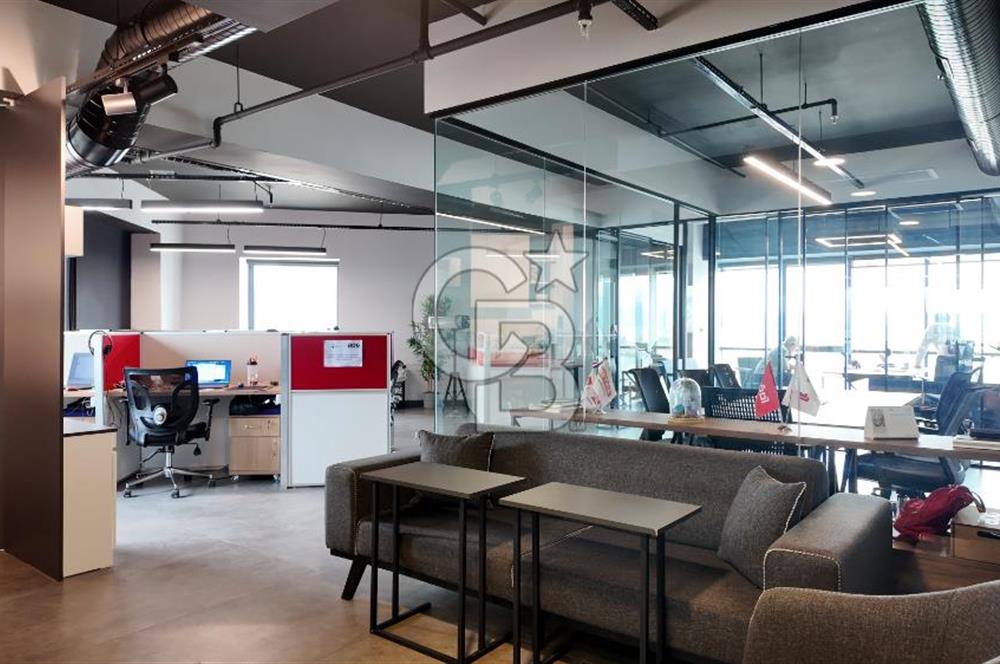 TEPEKULE İŞ VE KONGRE MERKEZİNDE DENİZ MANZARALI SATILIK OFİS