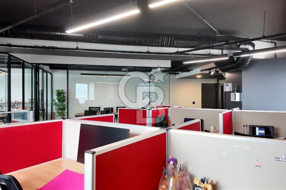 TEPEKULE İŞ VE KONGRE MERKEZİNDE DENİZ MANZARALI SATILIK OFİS