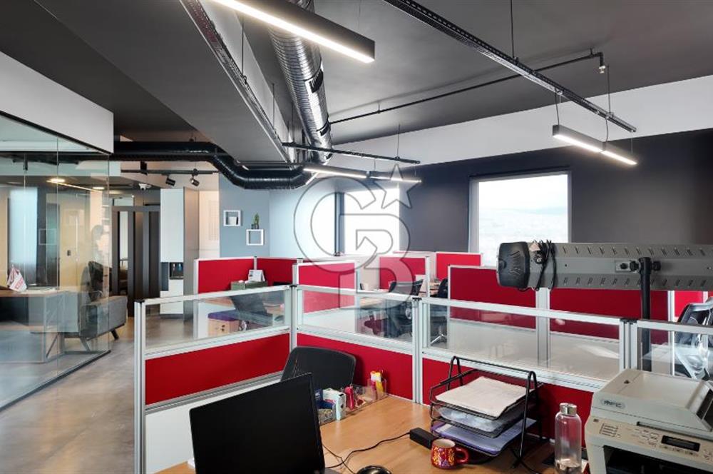 TEPEKULE İŞ VE KONGRE MERKEZİNDE DENİZ MANZARALI SATILIK OFİS