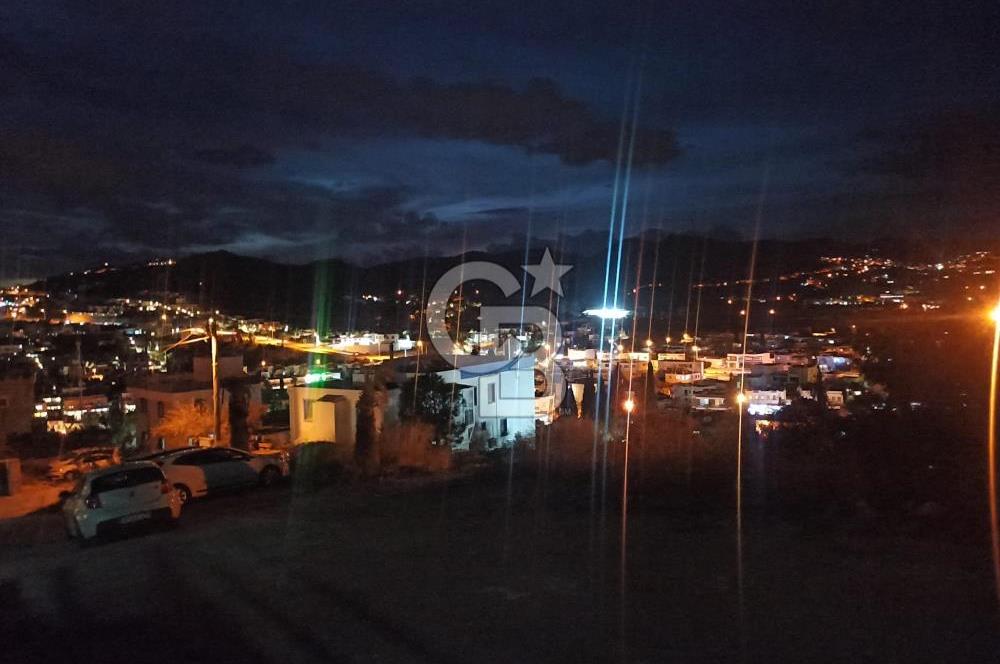 ORTAKENT’TE SATILIK DENİZ VE ŞEHİR MANZARALI TRİPLEKS VİLLA