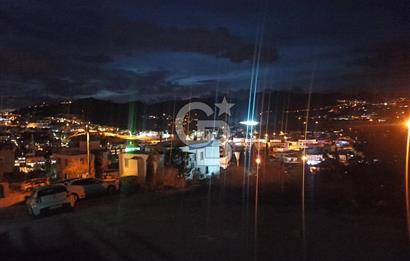 ORTAKENT’TE SATILIK DENİZ VE ŞEHİR MANZARALI TRİPLEKS VİLLA