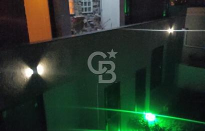 ORTAKENT’TE SATILIK DENİZ VE ŞEHİR MANZARALI TRİPLEKS VİLLA