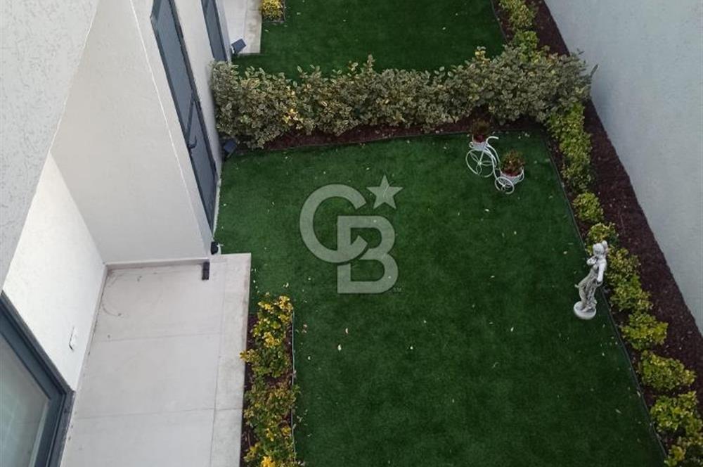 ORTAKENT’TE SATILIK DENİZ VE ŞEHİR MANZARALI TRİPLEKS VİLLA