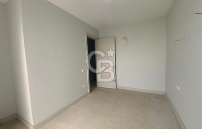 ORTAKENT’TE SATILIK DENİZ VE ŞEHİR MANZARALI TRİPLEKS VİLLA