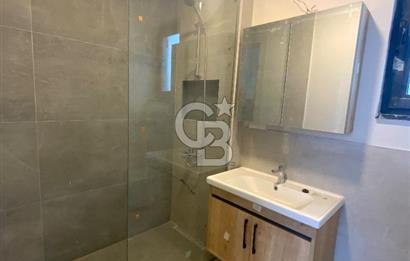 ORTAKENT’TE SATILIK DENİZ VE ŞEHİR MANZARALI TRİPLEKS VİLLA