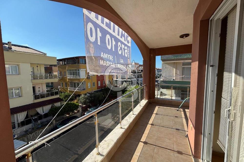 DİKİLİ ÇANDARLI MERKEZDE DENİZE YAKIN SATILIK ÇATI DUBLEKS DAİRE