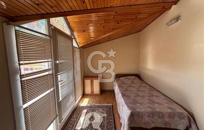 DİKİLİ ÇANDARLI MERKEZDE DENİZE YAKIN SATILIK ÇATI DUBLEKS DAİRE