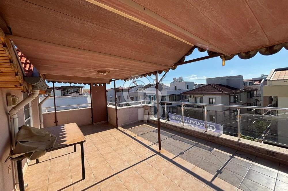 DİKİLİ ÇANDARLI MERKEZDE DENİZE YAKIN SATILIK ÇATI DUBLEKS DAİRE