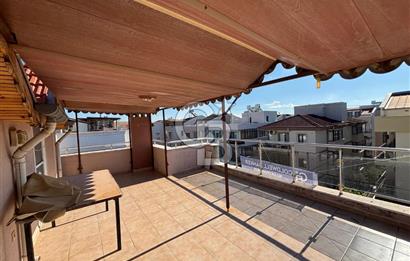 DİKİLİ ÇANDARLI MERKEZDE DENİZE YAKIN SATILIK ÇATI DUBLEKS DAİRE