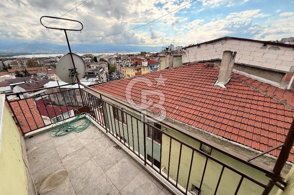 İZMİT MERKEZ CEDİT MAHALLESİ DENİZ MANZARALI 3+1 SATILIK DAİRE