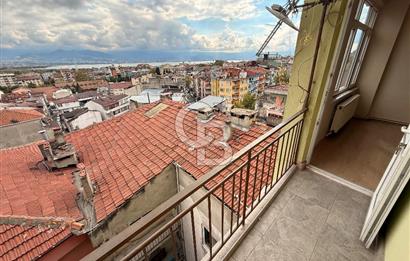 İZMİT MERKEZ CEDİT MAHALLESİ DENİZ MANZARALI 3+1 SATILIK DAİRE